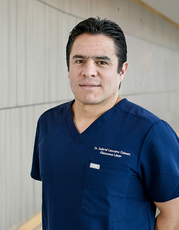 Es la foto de perfil de un oftalmólogo en Puebla de Hospital Angeles Puebla.